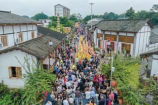 德泽尔比：夏窗我们走了很多重要球员 一周三赛让我不得不轮换